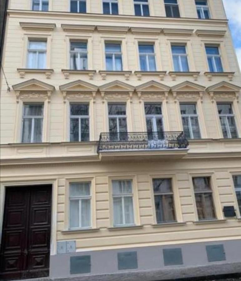 Gallys Apartments Praga Exterior foto